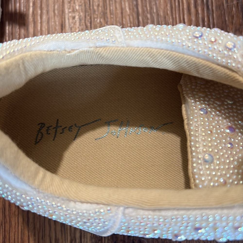Betsey Johnson SIDNY Pearl Beaded Platform Lace up Sneaker. Bling ! Comfortable - Picture 5 of 8